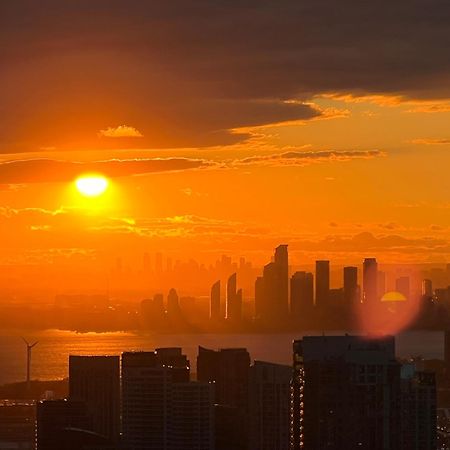 Presidential Suite Heart Of Downtown With Stunning View Торонто Екстериор снимка