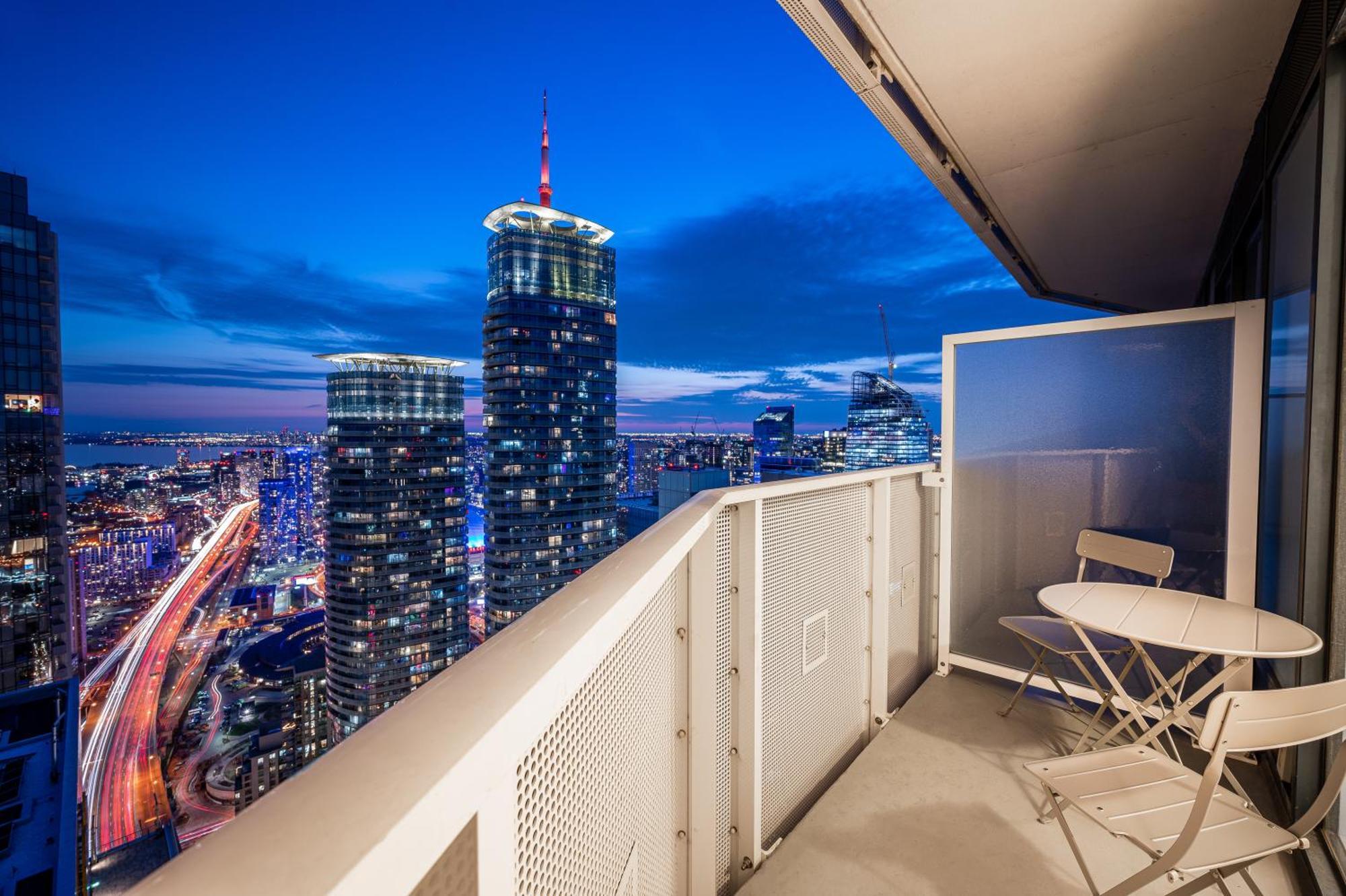 Presidential Suite Heart Of Downtown With Stunning View Торонто Екстериор снимка