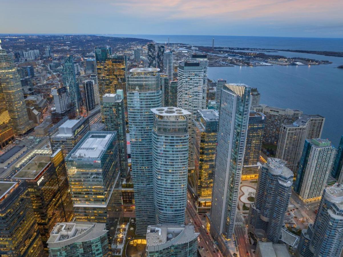 Presidential Suite Heart Of Downtown With Stunning View Торонто Екстериор снимка
