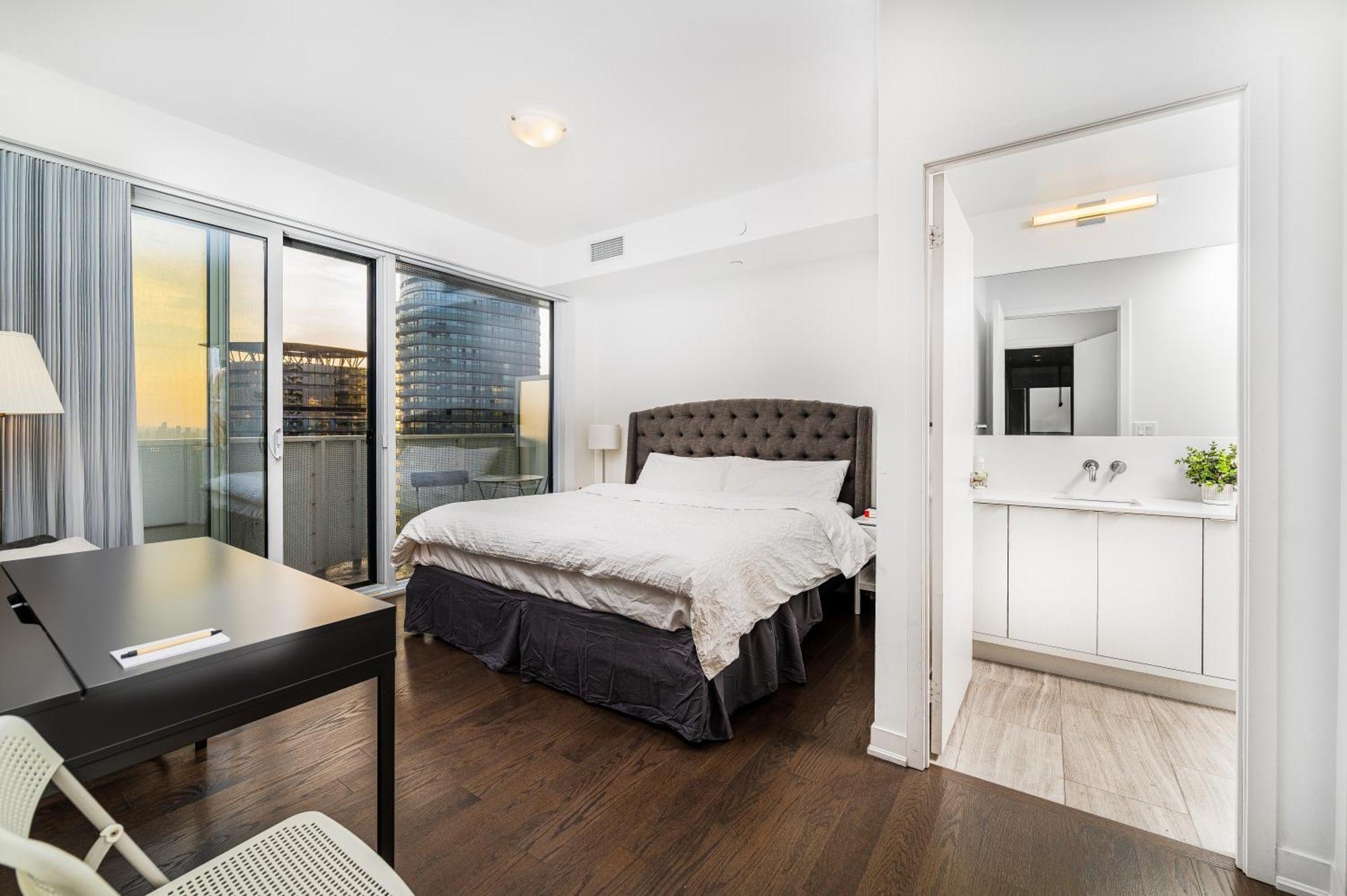 Presidential Suite Heart Of Downtown With Stunning View Торонто Екстериор снимка